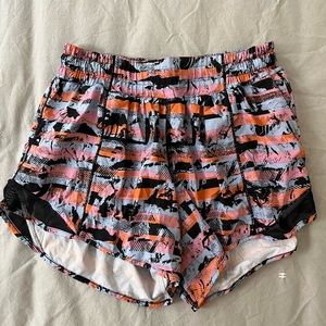 Lululemon Hotty hot shorts size 4 tall.